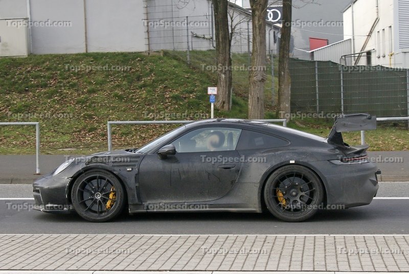2022 Porsche 911 GT3 RS Exterior Spyshots - image 981691