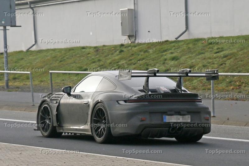 2022 Porsche 911 GT3 RS Exterior Spyshots - image 981696